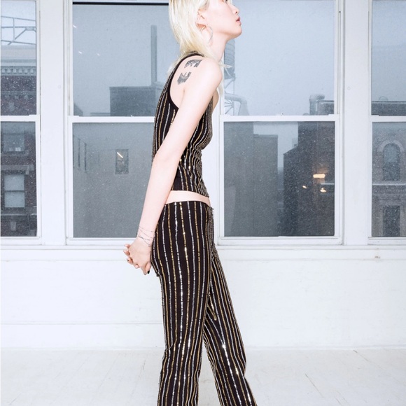 Discount Universe Black and Gold Sequin Tank Top - Size M - Picture 4 of 8